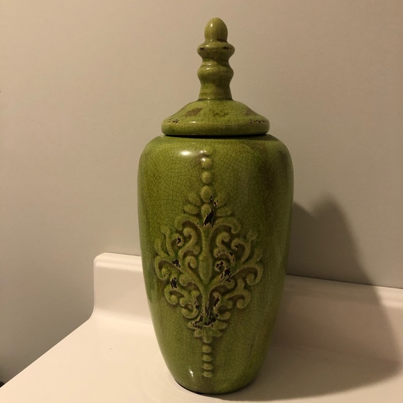 ❤️🌸🐝 NWT Vase/Urn Accent Piece ❤️ - Picture 2 of 3